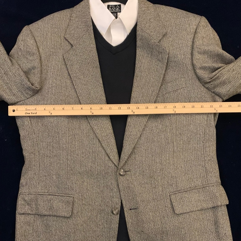 JOS A BANK Corporate Collection Herringbone Sport Jacket - Picture 4 of 6